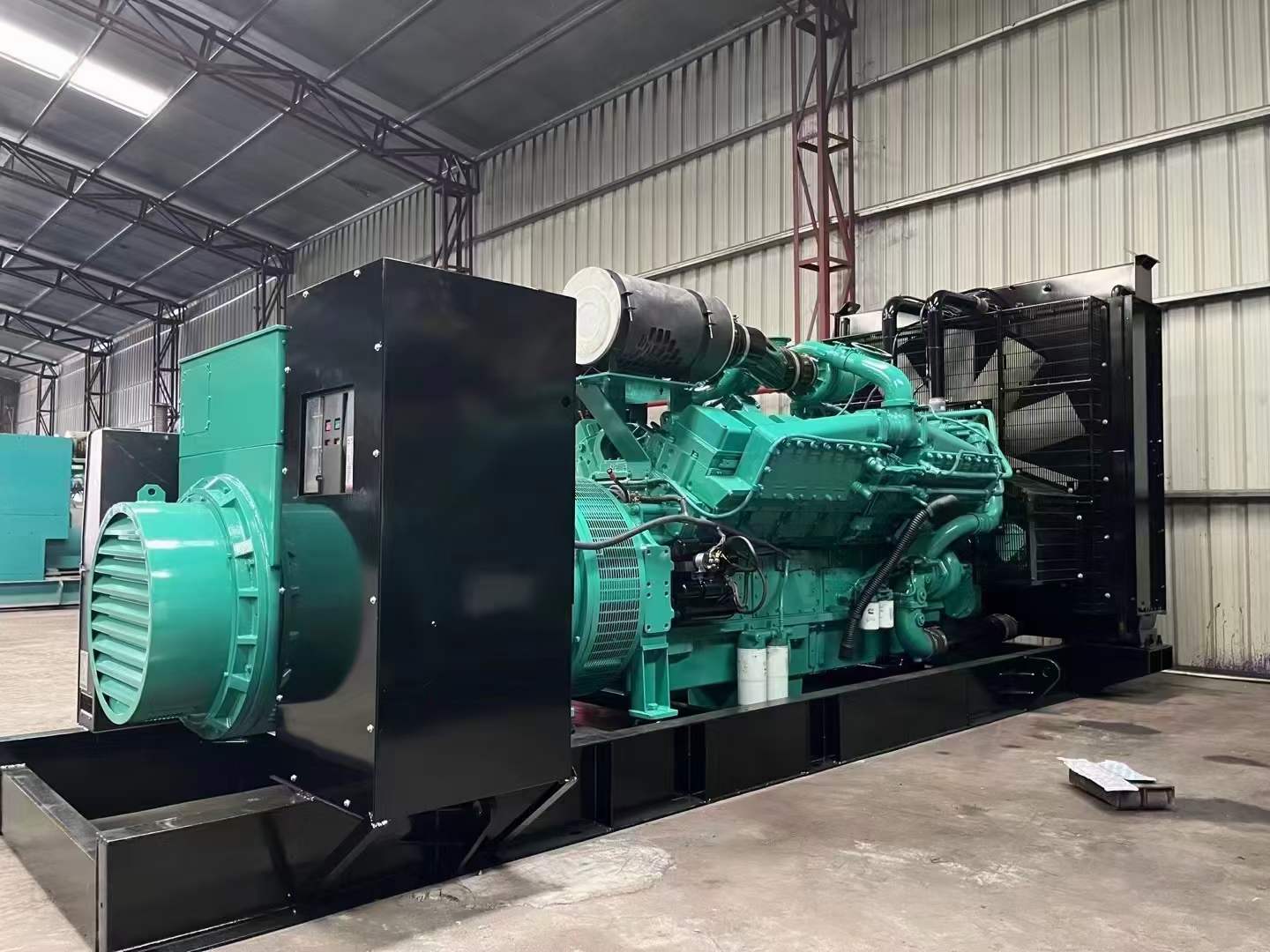 西平如何降低 800kW 柴油发电机输出电流的波动?
